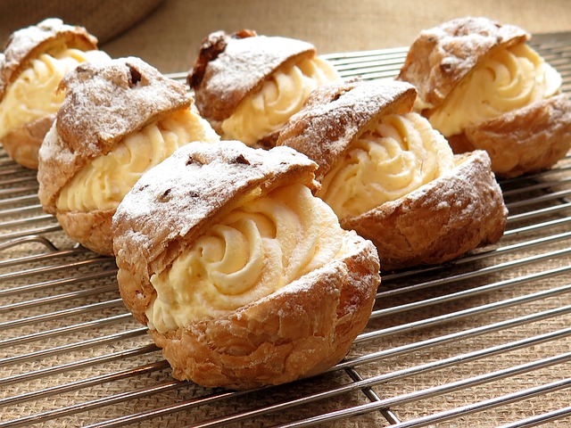 Bignè alla crema.